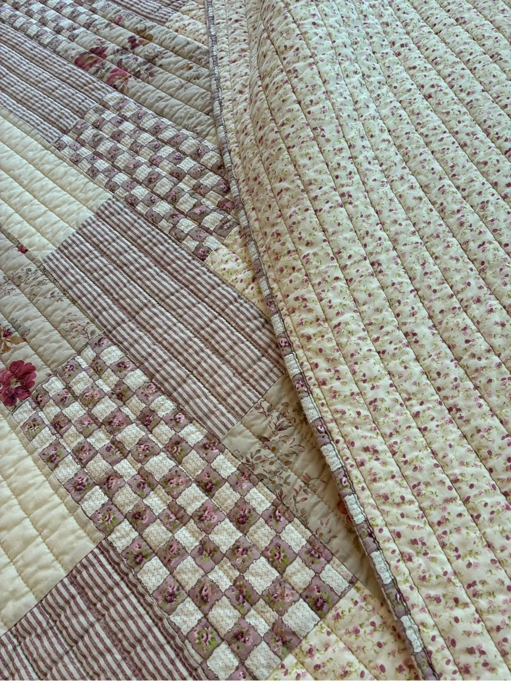 Vintage Floral Cotton Quilt in Cream and Light Pink